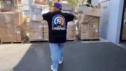 1744536378256182.gif